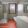 Sol en béton ciré salle de bain rouge Vénissien