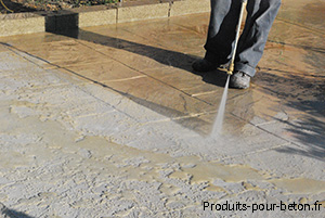 rincage-du-sol-beton-empreinte